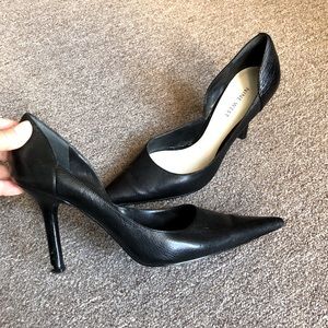 Nine West leather pump
